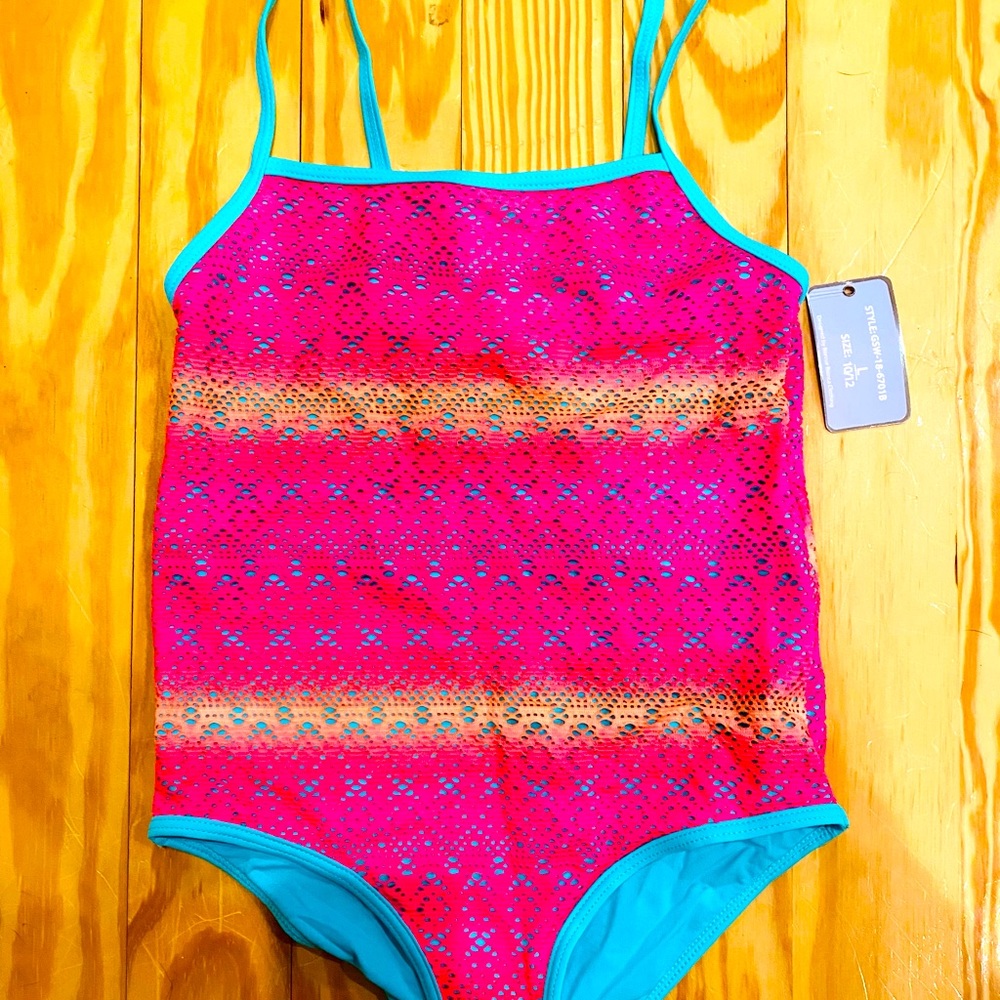 10/12 Brand New One Piece!